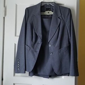 The Limited Collection Skirt Suit 6/8